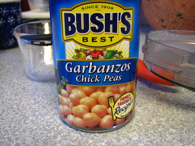 Roasted Red Pepper Hummus - YUM! (1)